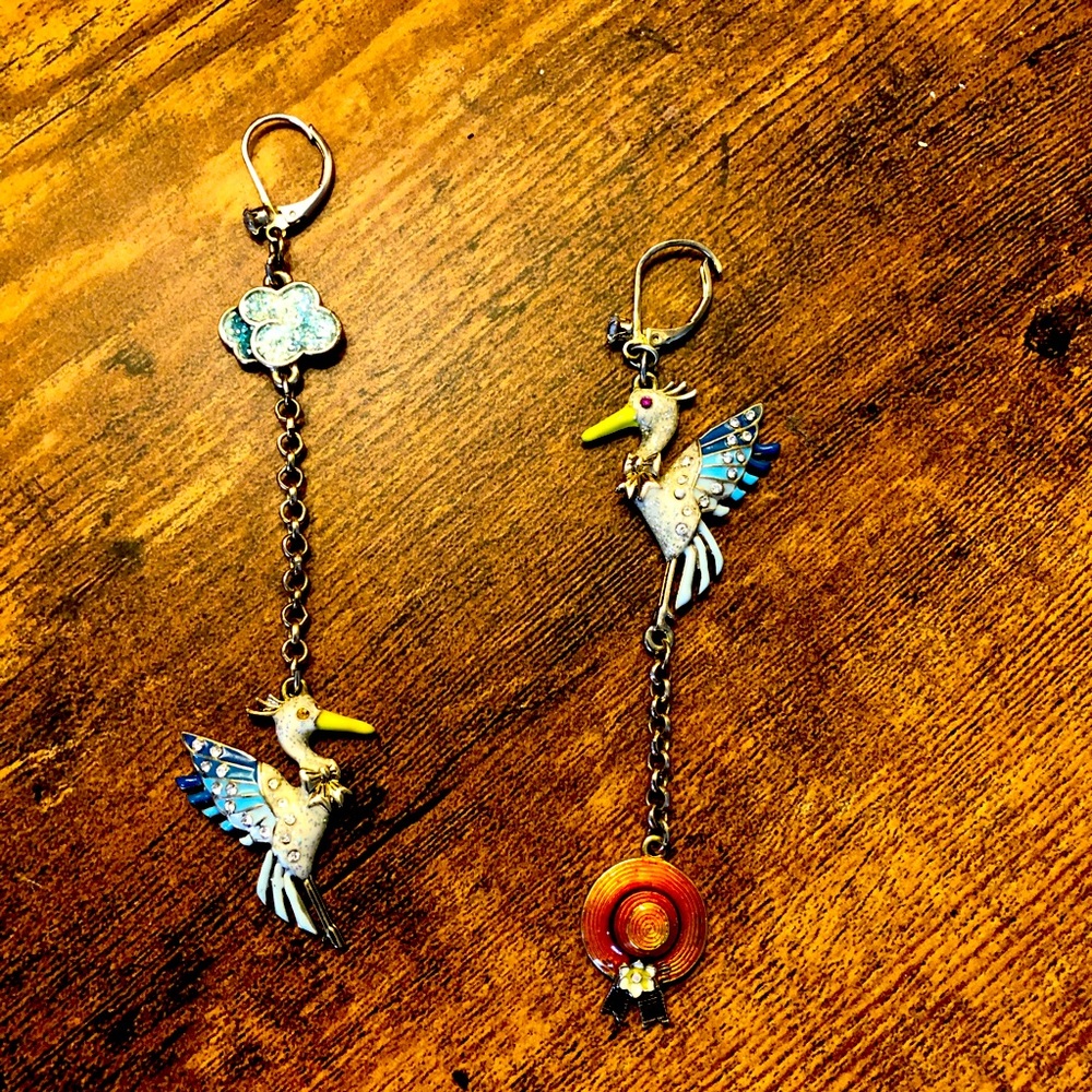Betsey Johnson mismatched bird drop earrings